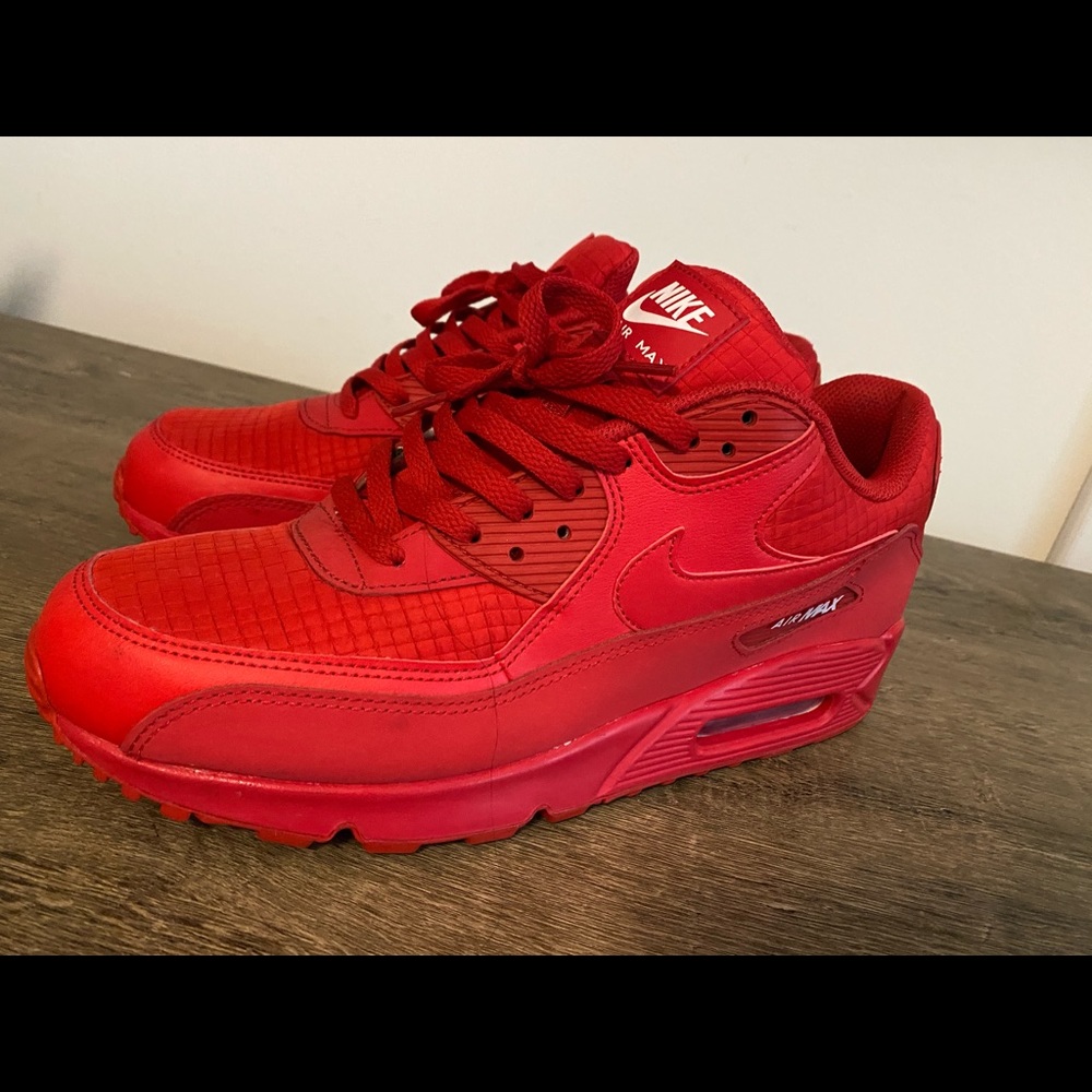 Nike Air Maxes Red Men Size 11